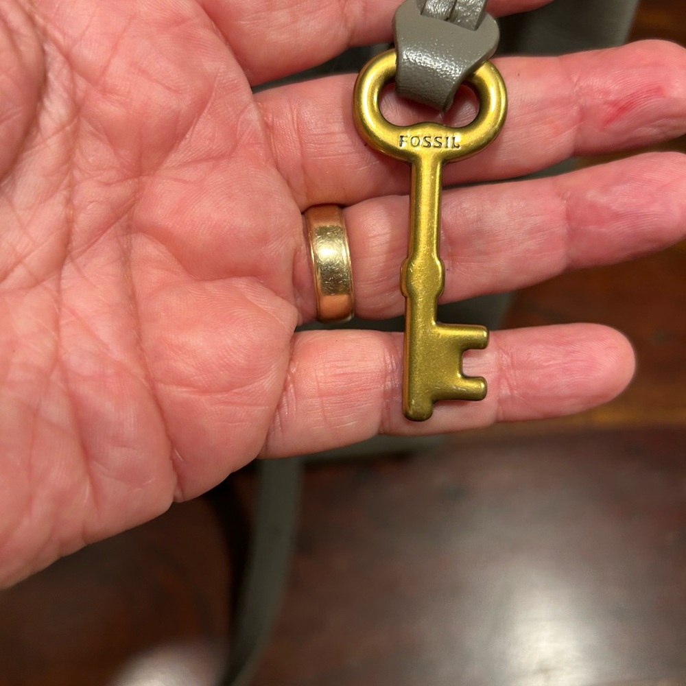 2 FOSSIL LEATHER BAGS - Picture 13 of 16